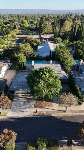 19208 Lassen, Northridge, CA 91324