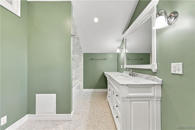 75 Long Avenue, Hamburg, NY 14075