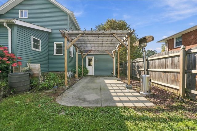 75 Long Avenue, Hamburg, NY 14075