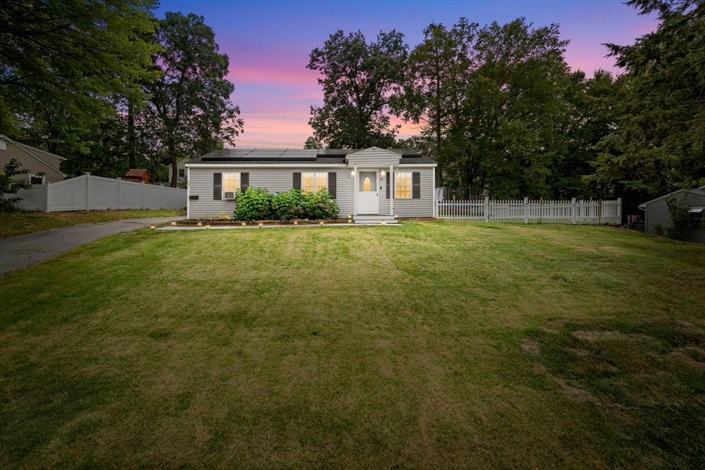 37 Inwood Rd, Auburn, MA 01501