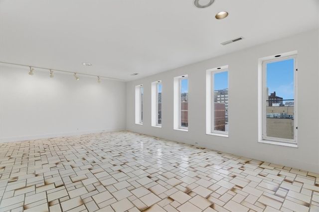 540 N Neville Street 504, Oakland, PA 15213