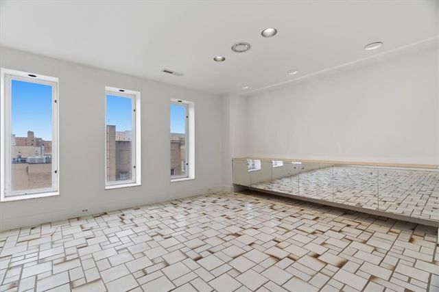 540 N Neville Street 504, Oakland, PA 15213