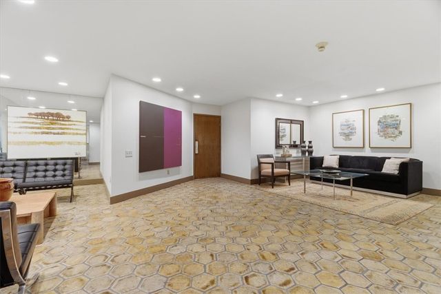 540 N Neville Street 504, Oakland, PA 15213