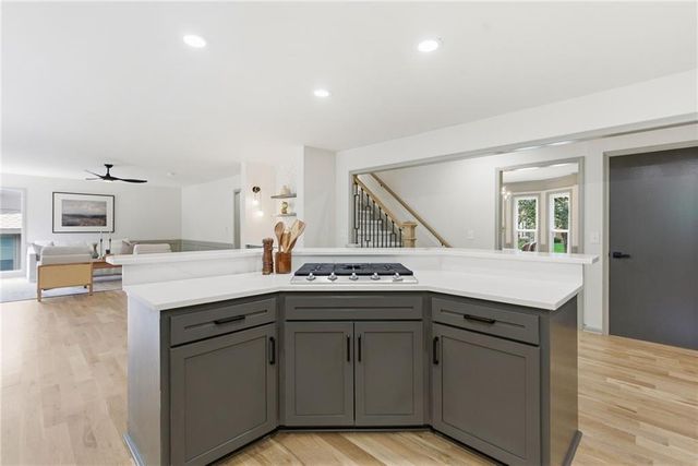 10011 W 125th Terrace, Overland Park, KS 66213