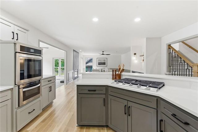 10011 W 125th Terrace, Overland Park, KS 66213
