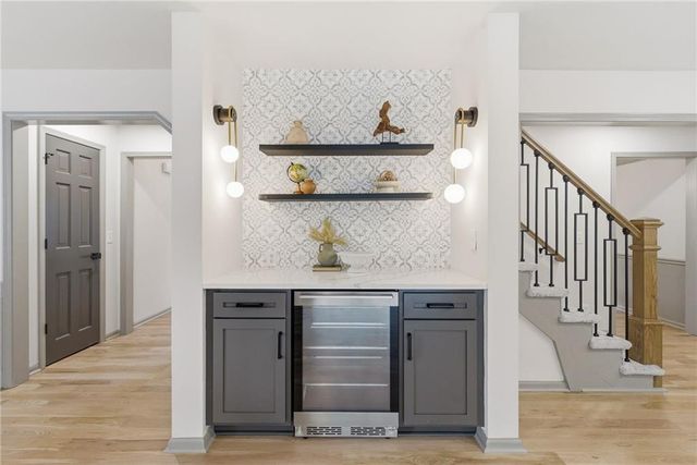 10011 W 125th Terrace, Overland Park, KS 66213
