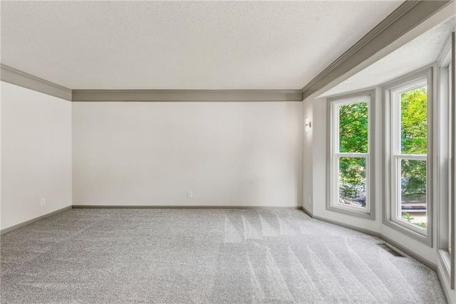 10011 W 125th Terrace, Overland Park, KS 66213