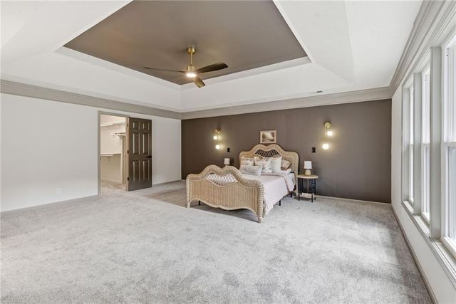 10011 W 125th Terrace, Overland Park, KS 66213
