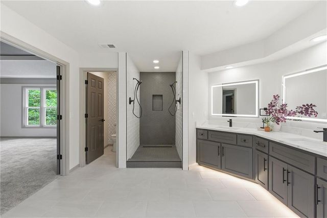10011 W 125th Terrace, Overland Park, KS 66213