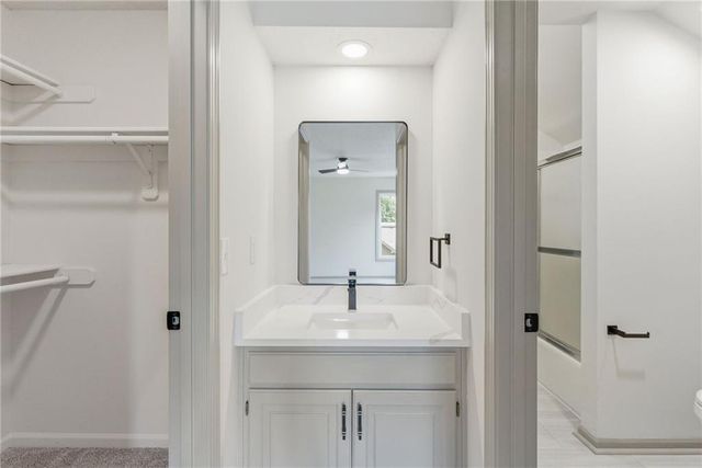 10011 W 125th Terrace, Overland Park, KS 66213