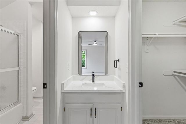 10011 W 125th Terrace, Overland Park, KS 66213