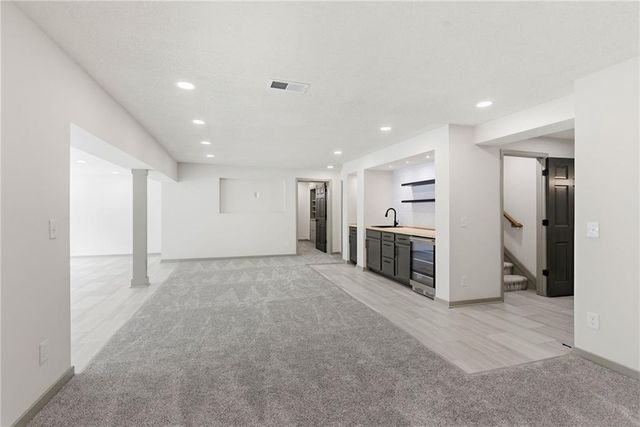 10011 W 125th Terrace, Overland Park, KS 66213