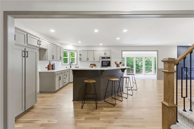 10011 W 125th Terrace, Overland Park, KS 66213