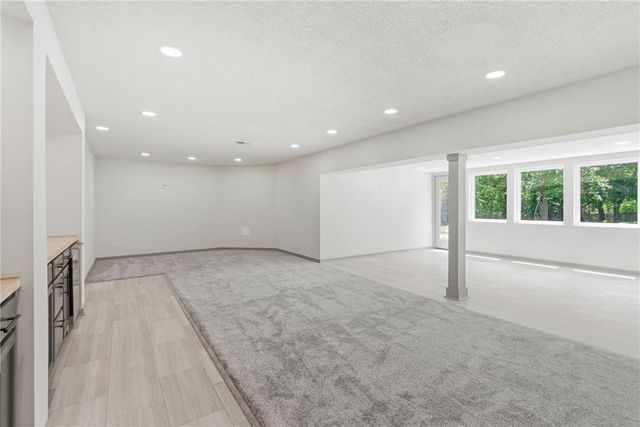 10011 W 125th Terrace, Overland Park, KS 66213