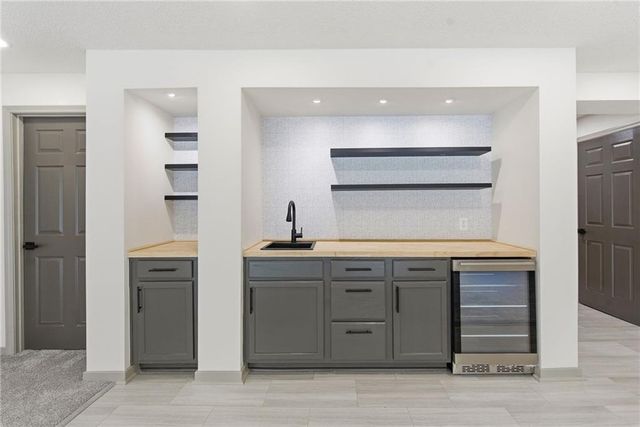 10011 W 125th Terrace, Overland Park, KS 66213