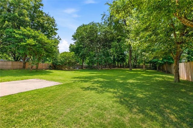 10011 W 125th Terrace, Overland Park, KS 66213