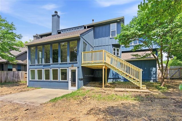 10011 W 125th Terrace, Overland Park, KS 66213