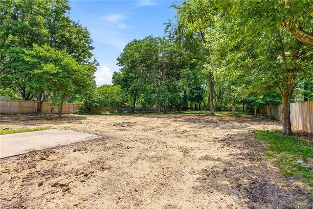 10011 W 125th Terrace, Overland Park, KS 66213