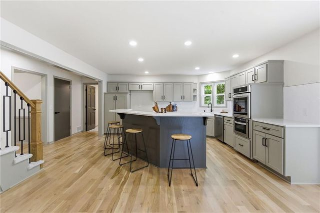 10011 W 125th Terrace, Overland Park, KS 66213