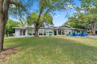 4310 River Oaks DR, Kingsland, TX 78639