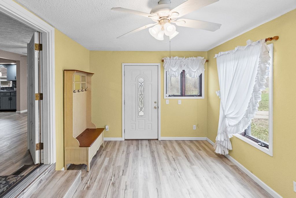 Image 12 of property listing at 2429 Overbeck Lane, Centralia, IL 62801