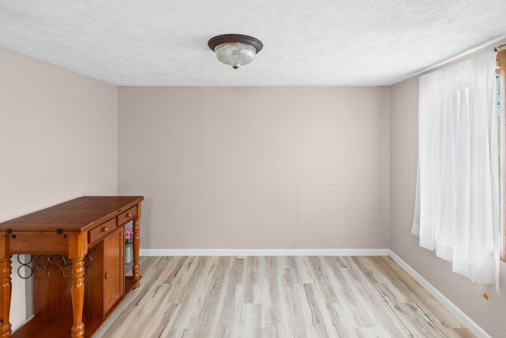 Image 19 of property listing at 2429 Overbeck Lane, Centralia, IL 62801