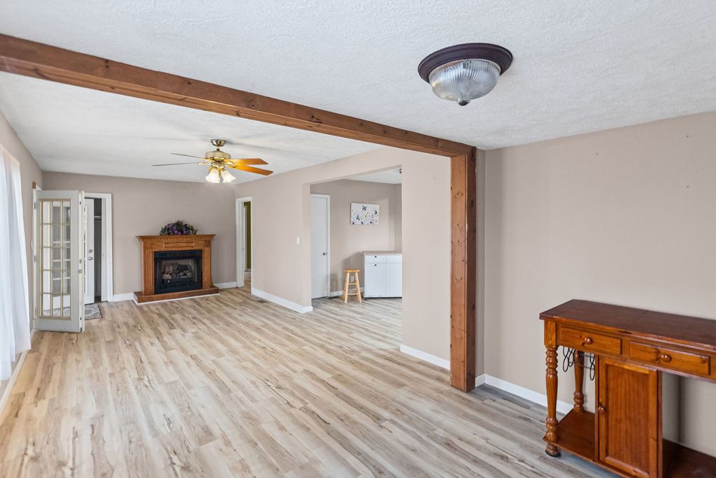 Image 20 of property listing at 2429 Overbeck Lane, Centralia, IL 62801