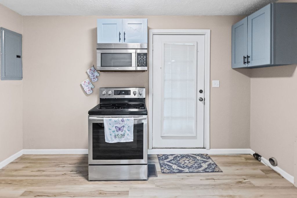 Image 27 of property listing at 2429 Overbeck Lane, Centralia, IL 62801