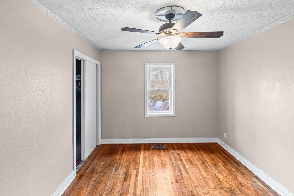 Image 31 of property listing at 2429 Overbeck Lane, Centralia, IL 62801