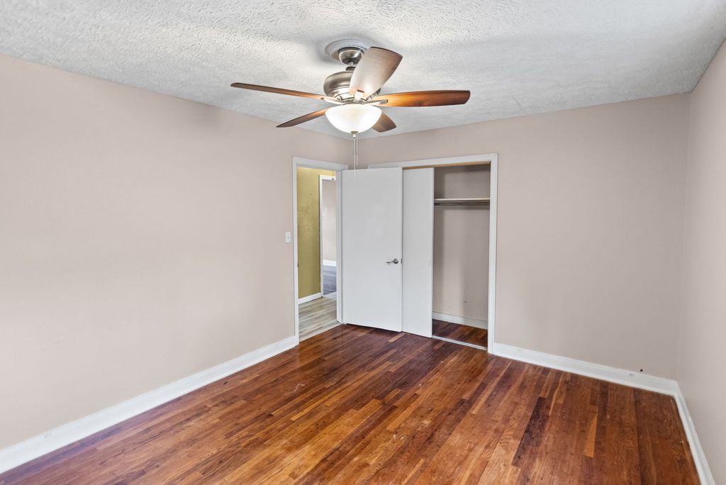 Image 34 of property listing at 2429 Overbeck Lane, Centralia, IL 62801