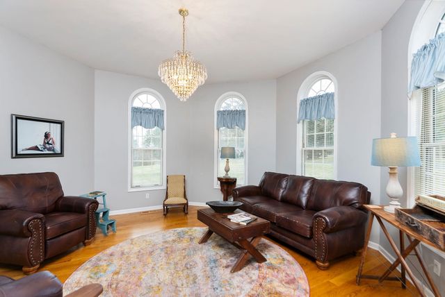 91 TWIN HILLS LN, Fishersville, VA 22980