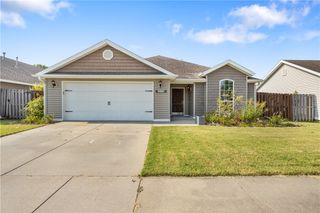 4487 W Serviceberry Drive, Fayetteville, AR 72704