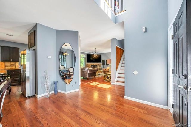 75 Milmay Avenue, Hauppauge, NY 11788