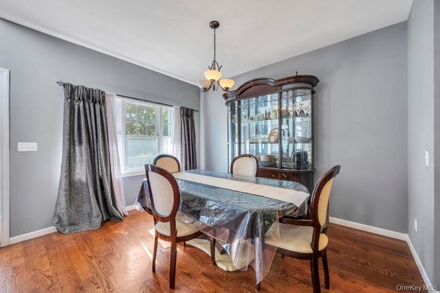 75 Milmay Avenue, Hauppauge, NY 11788