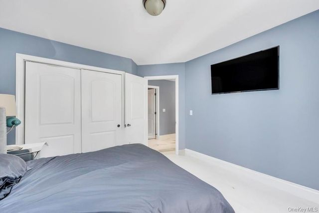 75 Milmay Avenue, Hauppauge, NY 11788