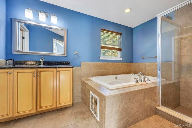 75 Milmay Avenue, Hauppauge, NY 11788