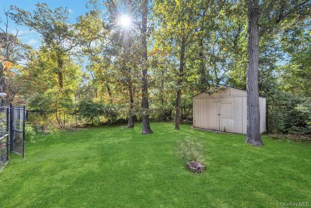 75 Milmay Avenue, Hauppauge, NY 11788