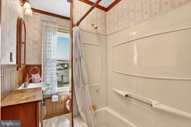 31 REEGER AVE, Hamilton, NJ 08610