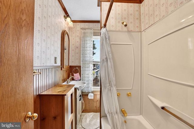 31 REEGER AVE, Hamilton, NJ 08610