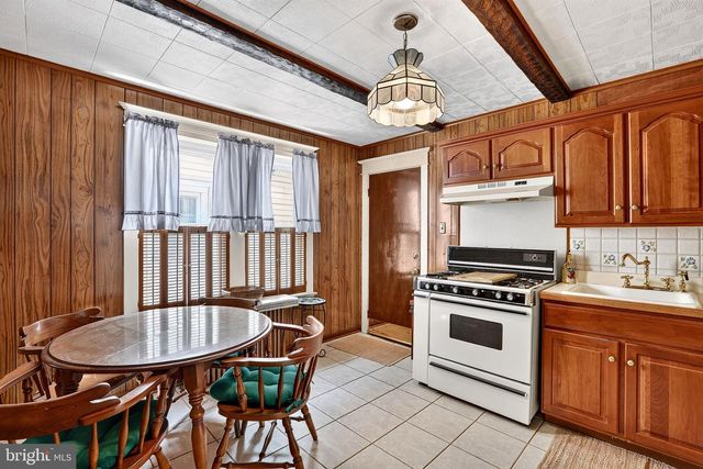 31 REEGER AVE, Hamilton, NJ 08610