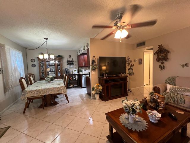 4056 Guildford D, Boca Raton, FL 33434