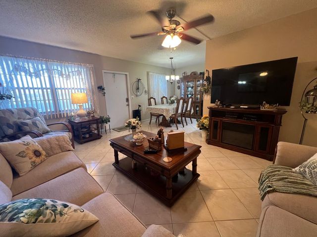 4056 Guildford D, Boca Raton, FL 33434
