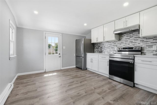 7 Penndale Drive, Amityville, NY 11701