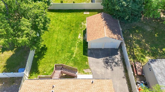 7 Penndale Drive, Amityville, NY 11701