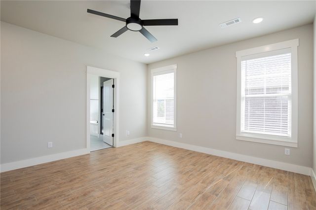 308 White Oak Street, Gentry, AR 72734