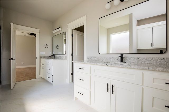 308 White Oak Street, Gentry, AR 72734