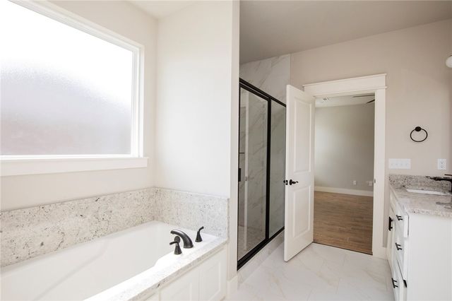 308 White Oak Street, Gentry, AR 72734