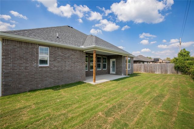 308 White Oak Street, Gentry, AR 72734