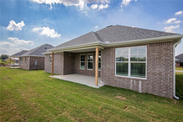 308 White Oak Street, Gentry, AR 72734