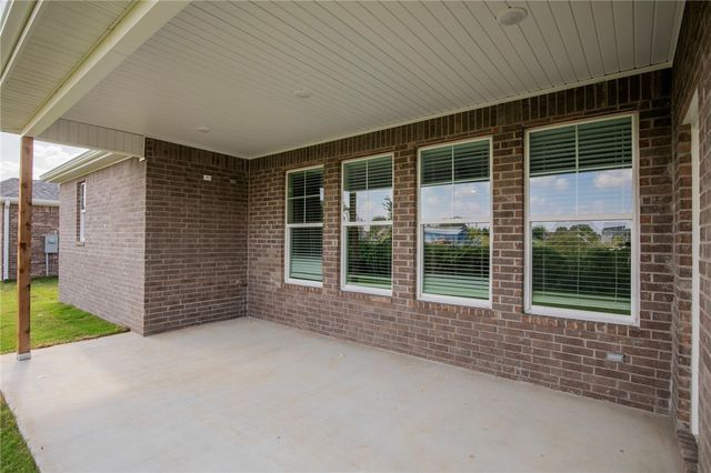 308 White Oak Street, Gentry, AR 72734